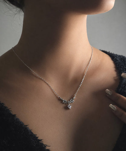 Celeste Leafy Spark 925 Silver Pendant with Chain Necklace