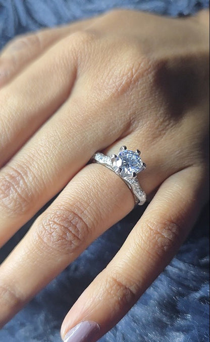 Silver Elevated Glittering Ring