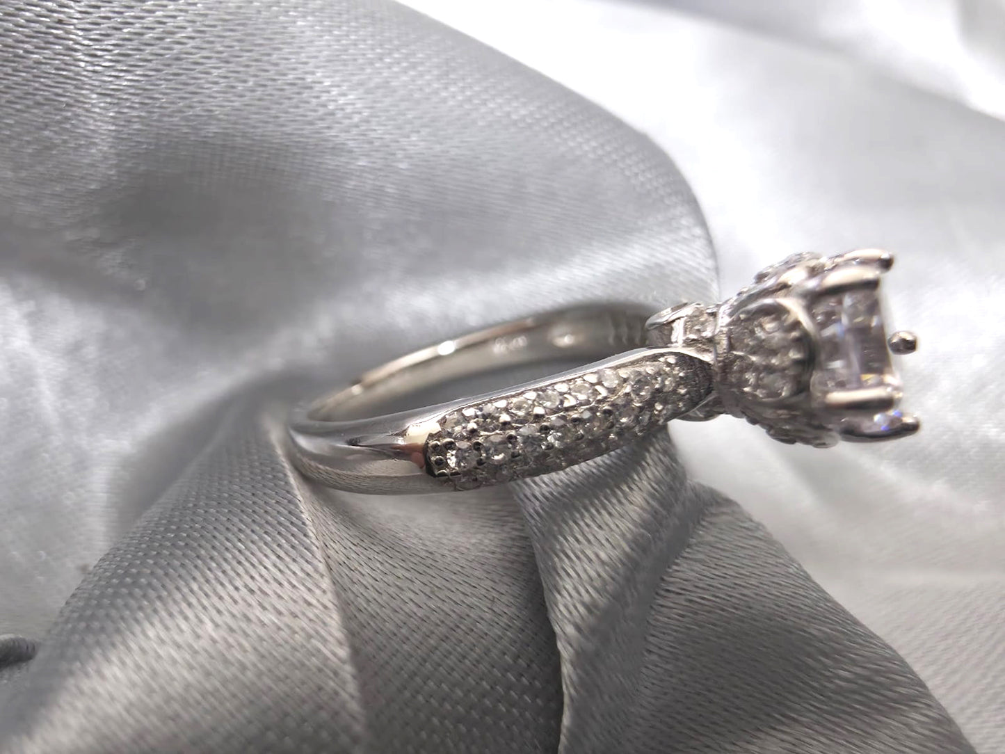 Florencia Bloom Solitaire Silver Ring For Women