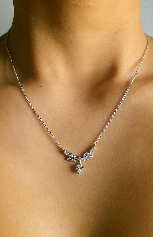 Celeste Leafy Spark 925 Silver Pendant with Chain Necklace