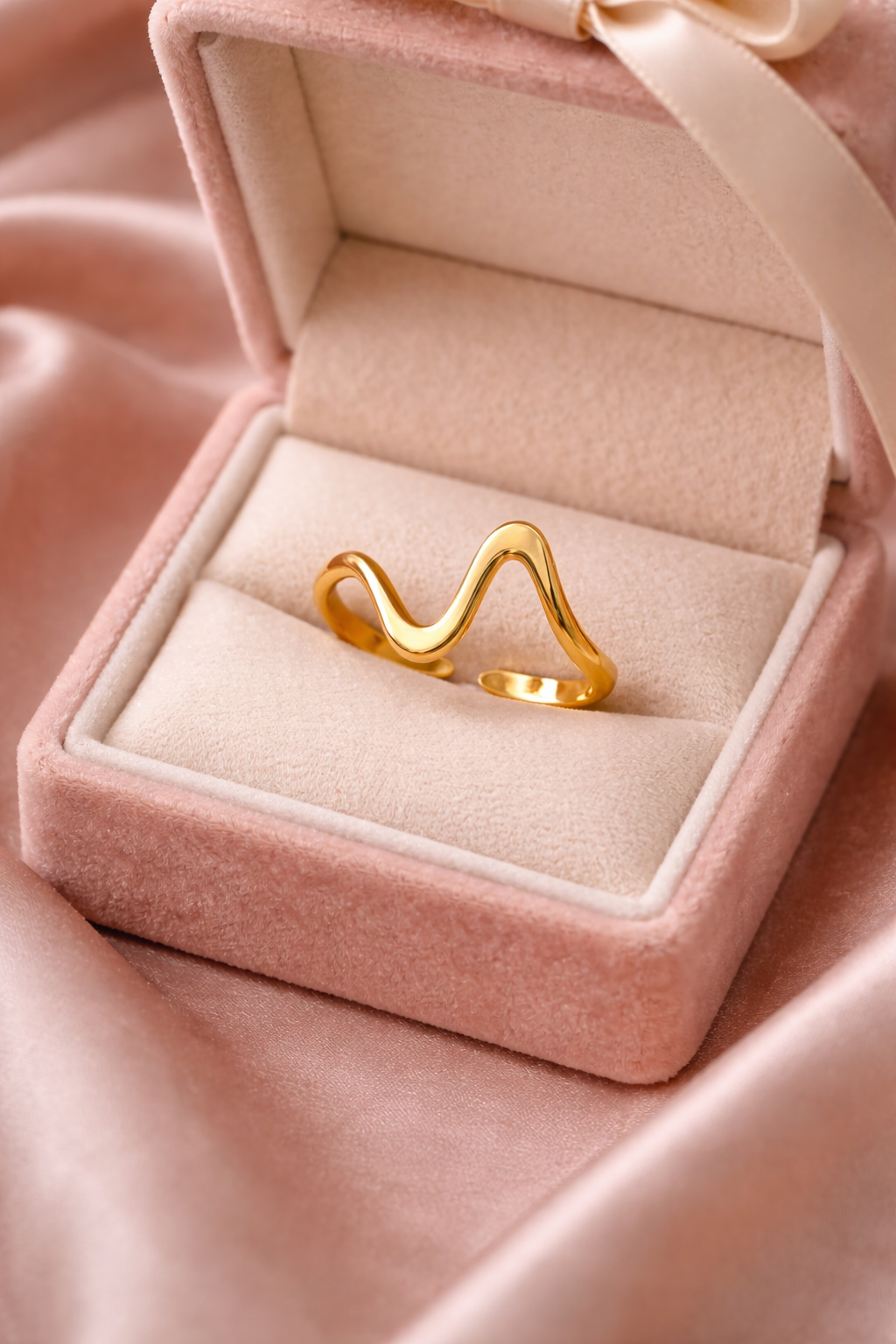 Non-Titanium Steel Geometric 18 K Gold Plated HeartBeat Ring For Women