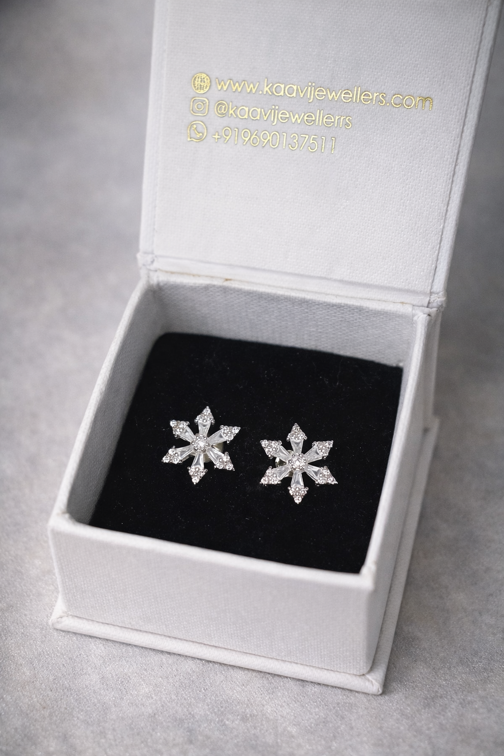 Sparkling Snowflake Dewdrop Bloom 925 Silver Earring